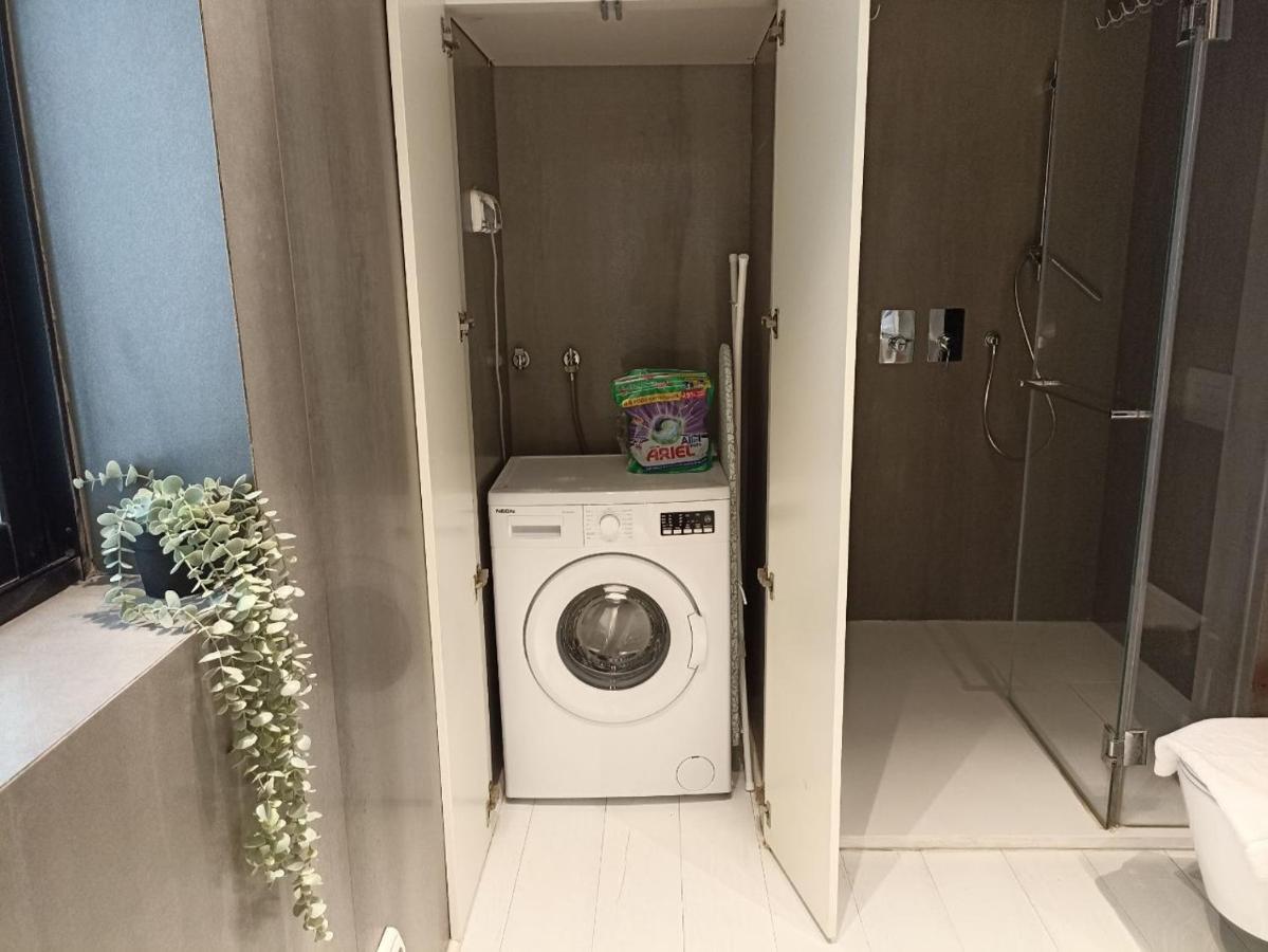 YalaRent sea-breeze penthouse with jacuzzi Appartement Bat Yam Buitenkant foto