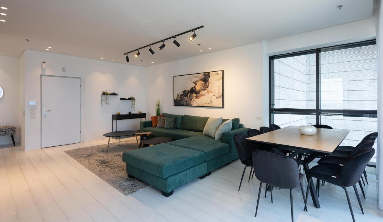 YalaRent sea-breeze penthouse with jacuzzi Appartement Bat Yam Buitenkant foto